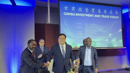 �ڸ���ʡί��ǡ�ʡ�˴�ί�����κ�������֤�£����������������±�gg��ˮ�������Ϸ�Լ����˹���붫�Ϸ�ũҵ����ͬ�ˡ��Ϸǽ��������֡��й���֧�����и�����еȶ�һ���ǩ������Э������������